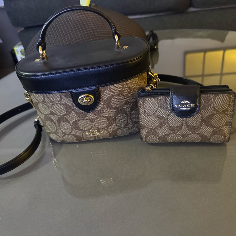 Coach Kay Crossbody Signature Canvas with Matching Medium Size Corner Zip Wallet